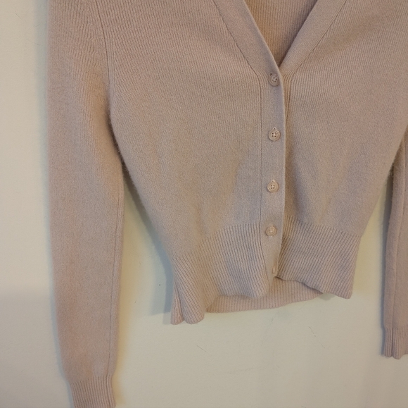 360 Cashmere Pink Cashmere Cropped Cardigan With Cut Out in Back XS - Picture 2 of 5